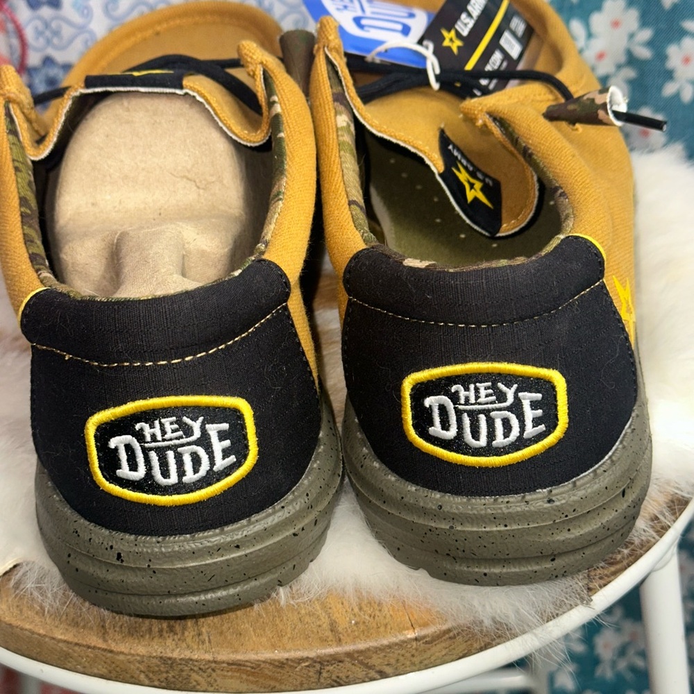 Hey Dude Men's Loafers - Golden Yellow US ARMY - Picture 3 of 5